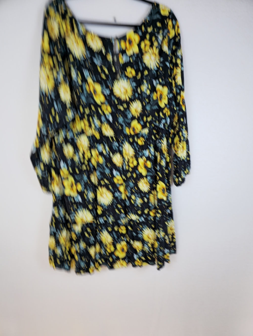 Torrid Black V‑Neck Dress w/Yellow Sunflowers Print. L Sleeve Cotton Midi. Sz 4X - Picture 9 of 9